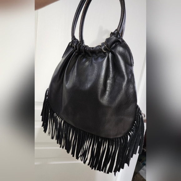 Hobo, Black Fringe Leather Bag with Gold Medallion Accent. Quite firm on price! - Picture 11 of 12